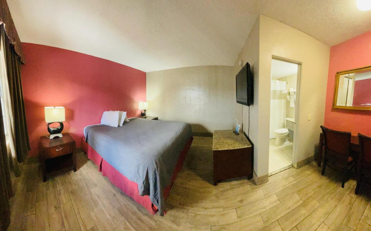 Budget Inn - Sint-Petersburg Buitenkant foto