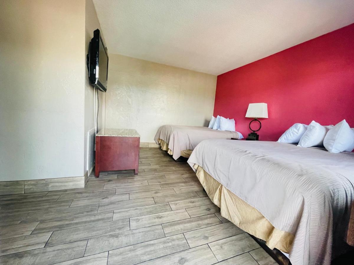 Budget Inn - Sint-Petersburg Buitenkant foto