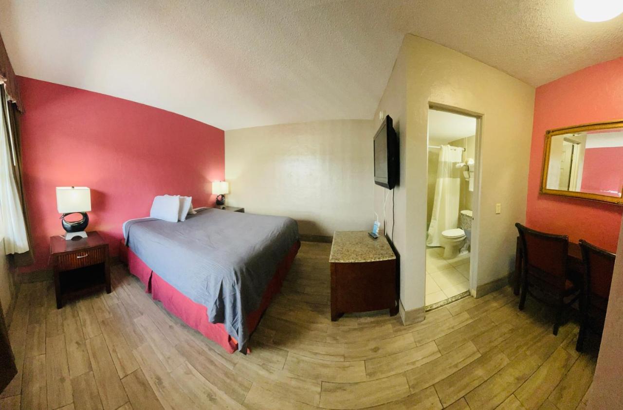 Budget Inn - Sint-Petersburg Buitenkant foto